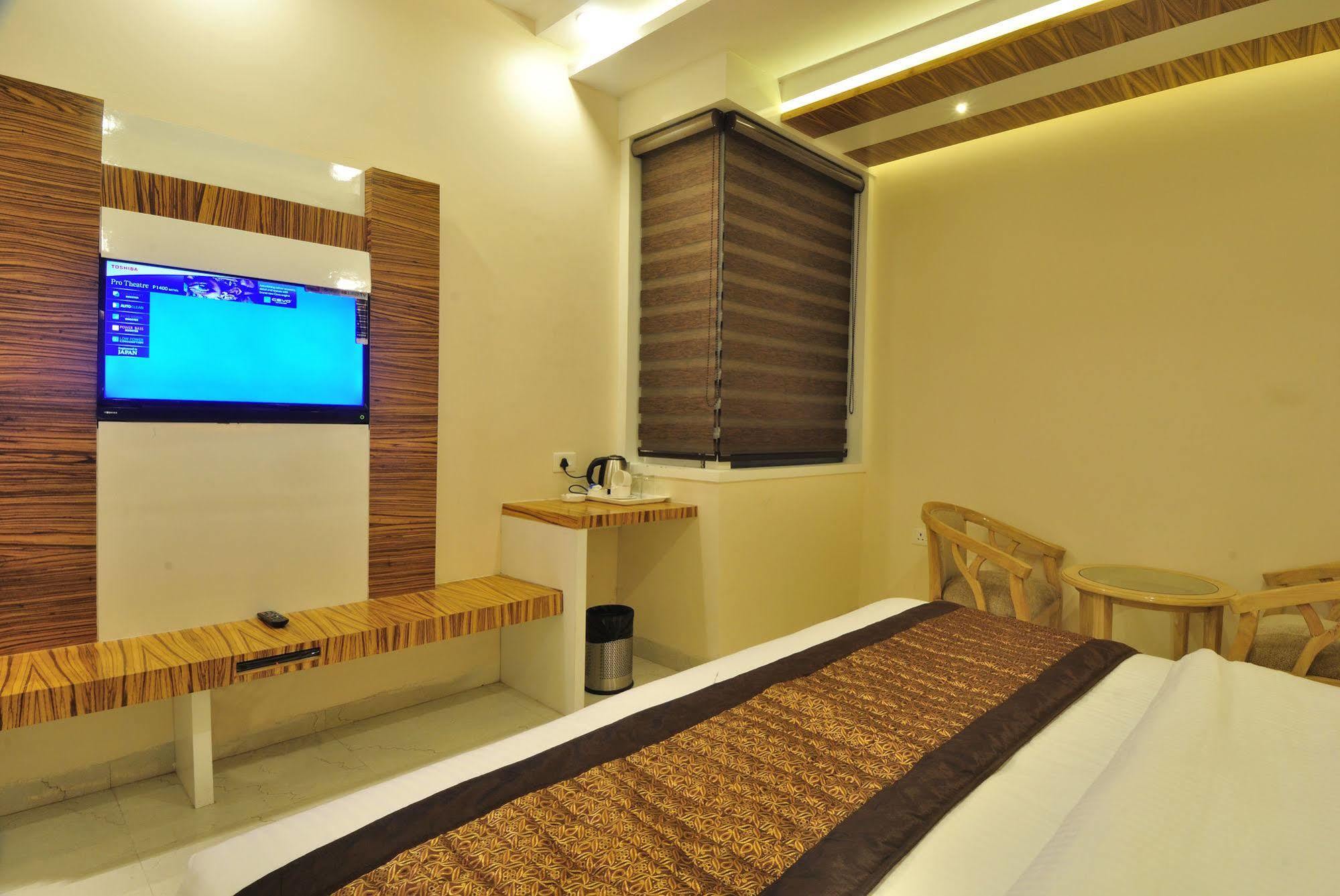 Aman Continental - 2Mins From Railway Station And 5 Mins From Metro Hotel New Delhi Ngoại thất bức ảnh